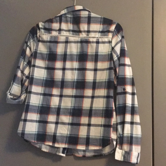Button up shirt (pic shows rolled up or straight option for sleeve) - Picture 3 of 3